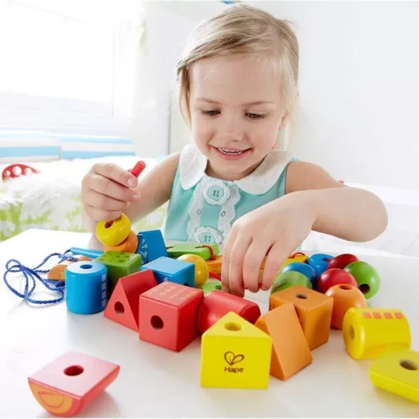 Formes à Enfiler en bois - Hape - jouets - enfant - jeux reves et jouets - thonon-les-bains - evian-les-bains - chablais - haute-savoie - 1