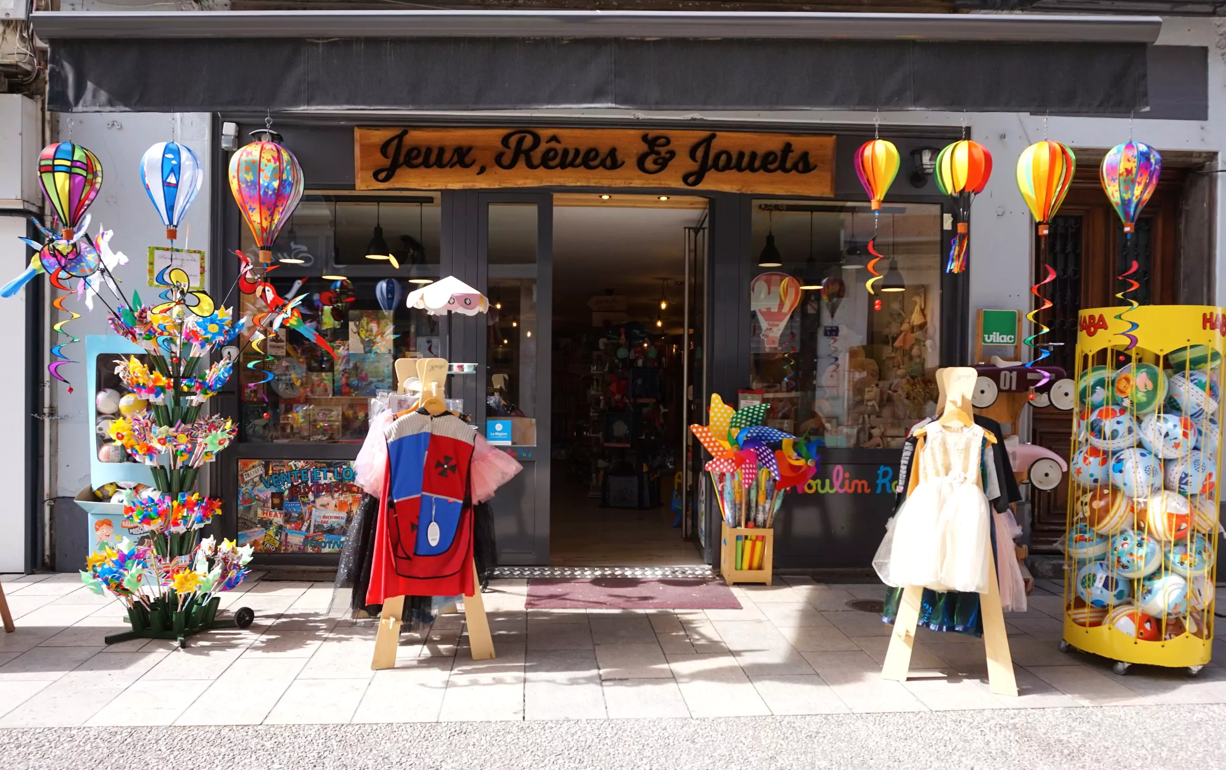 Devanture de la boutique Jeux, Rêves & Jouets à Thonon-les-Bains
