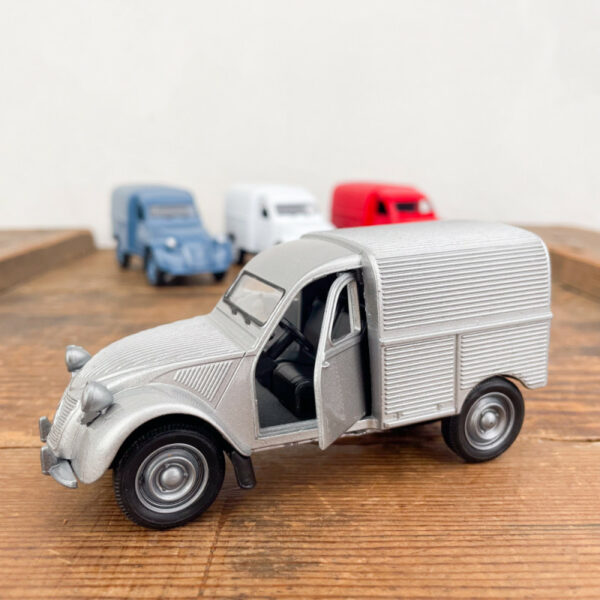 fourgonnette-2cv-miniature-en-metal (2)