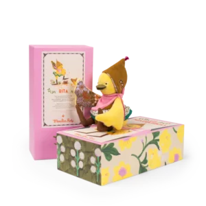 Petite_peluche_Rita_la_cane_Les_Minouchkas_Moulin_Roty_jeux_reves_et_jouets_thonon_les_bains_haute_savoie_chablais_leman_suisse