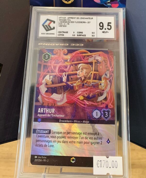 Arthur-Apprenti-de-l-enchanteur-Disney-Lorcana-Chapitre-3-Enchantee-Carte-a-l-unite-Gradee-TCG-JCC--jeux-reves-et-jouets