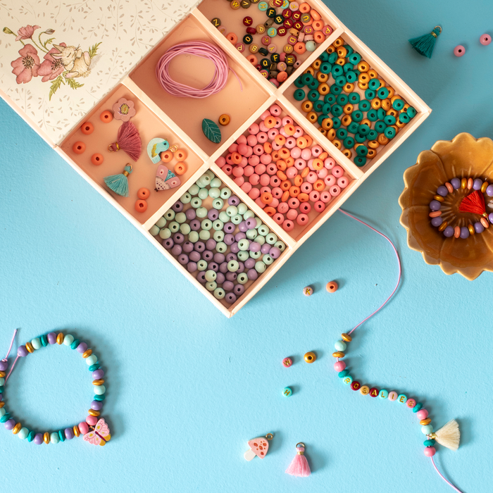 Coffret perles de rocaille Les Rosalies - Moulin Roty – Image 2
