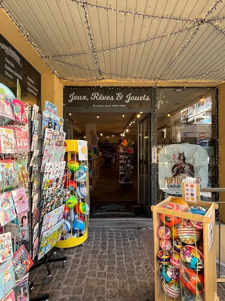 Devanture de la boutique Jeux, Rêves & Jouets à Évian-les-Bains